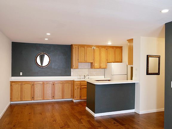 3rd image of 250 Whitmore St APT 205