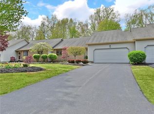 146 Turquoise Dr, Cortland, OH