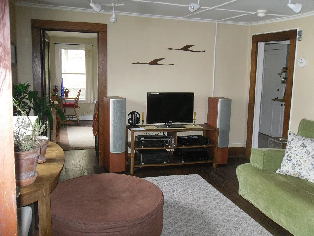 2 bed, 1027 sqft, $2,055 — Photo 4