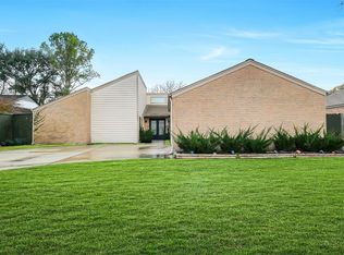 11851 Briar Forest Dr, Houston, TX 77077