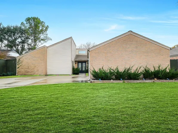 11851 Briar Forest Dr, Houston, TX 77077