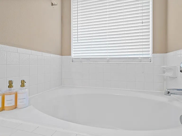 22903 Thistlebury Ln — Photo 9