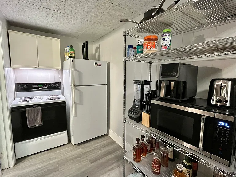 65 Saint Lawrence St #5 — Photo 8