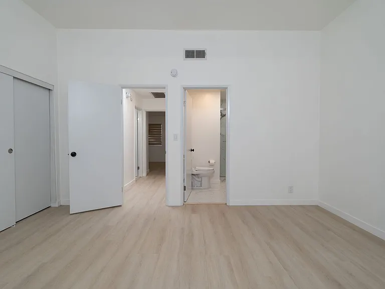 525 N Alhambra Ave #C — Photo 19