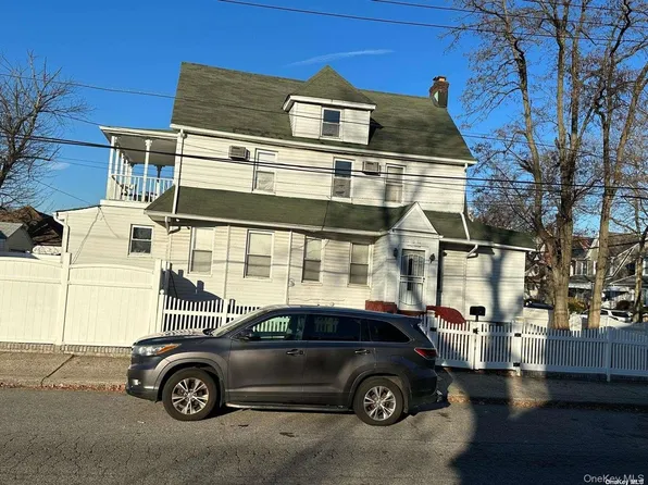215-16 111th Avenue, Queens Village, NY 11429