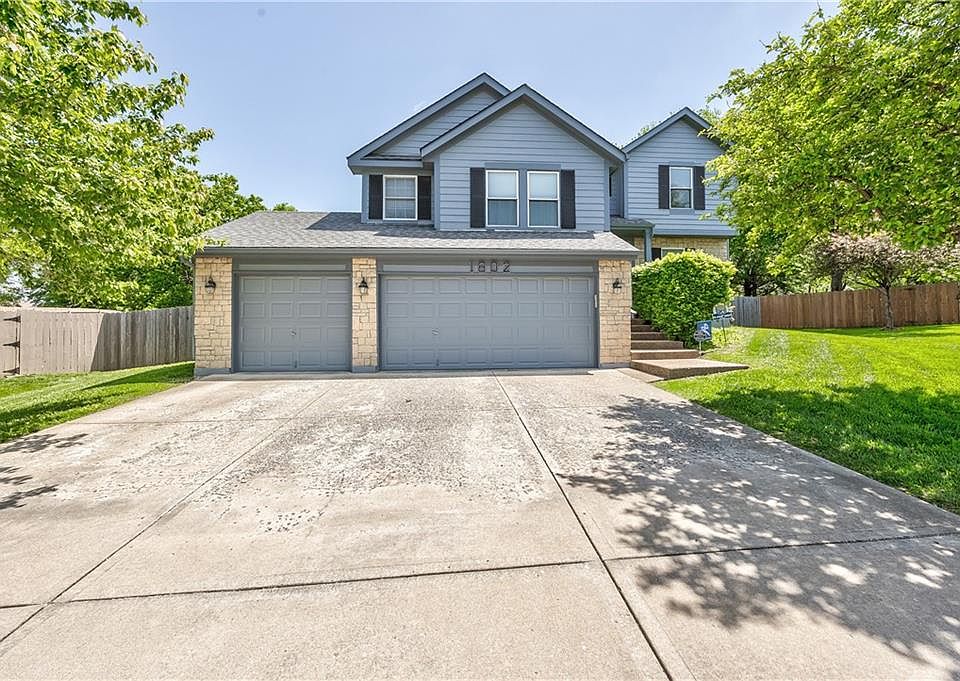 1st image of 1802 W Park Ct