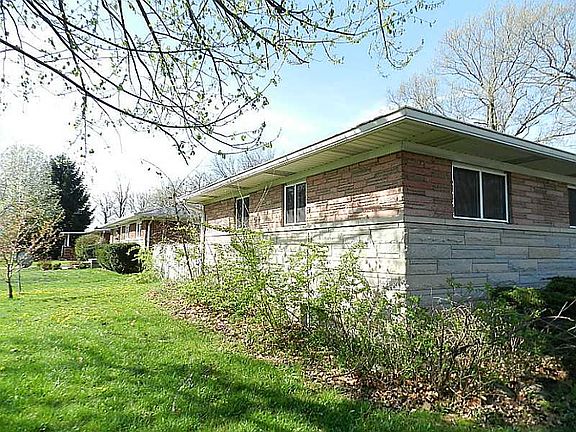 2nd image of 5631 Meadowood Dr