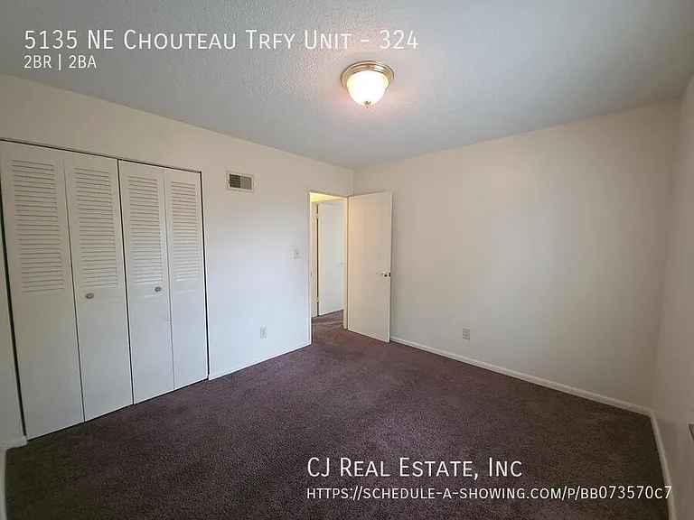 5135 NE Chouteau Trfy #324 — Photo 7