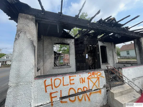 2942 Charles St, Omaha, NE 68131