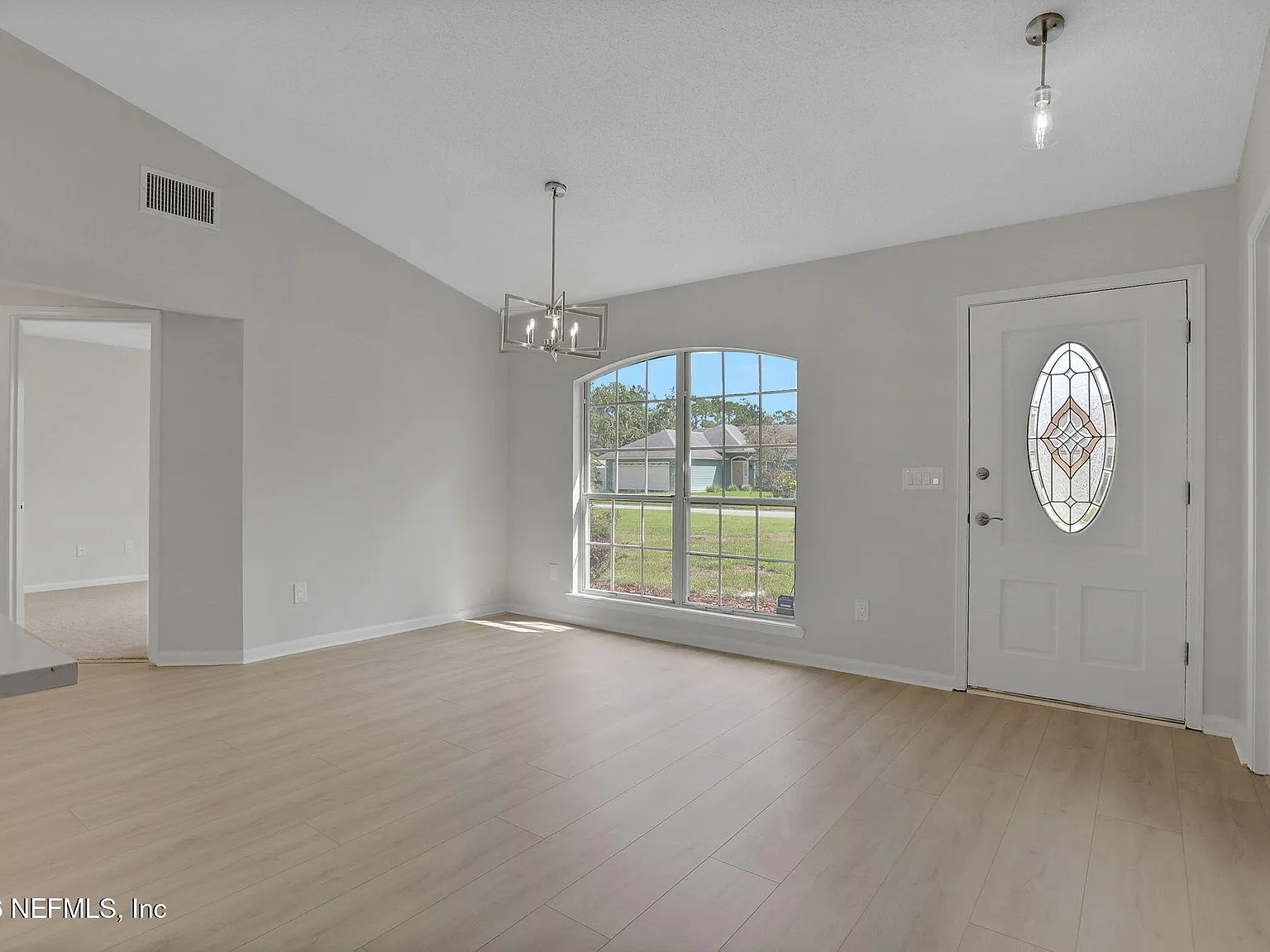 3 bed, 2.0 bath, 1443 sqft, $2,295 — Photo 3