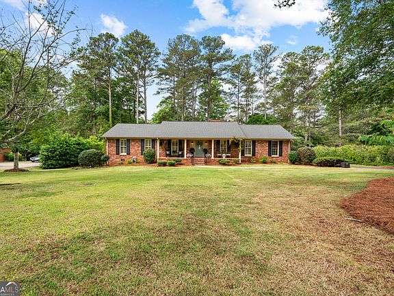 2nd image of 733 Azalea Dr