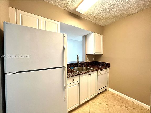 4th image of 1450 SE 3rd Ave APT 401