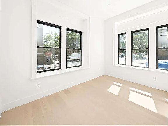 4th image of 704 8th Ave Suite 1U