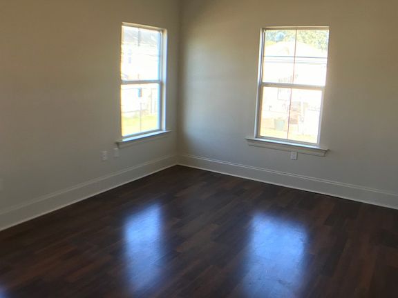 5th image of 2655 Elder St
