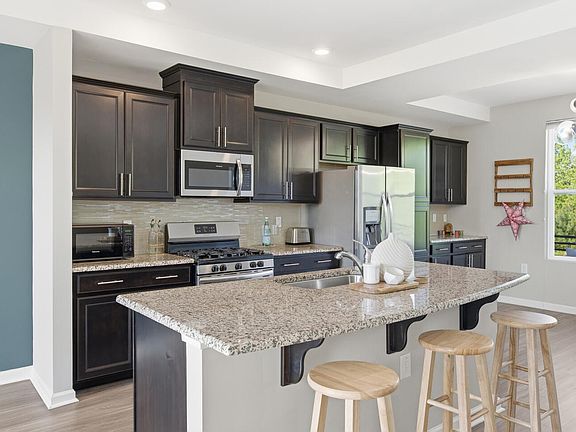 3rd image of 420 Skymont Dr