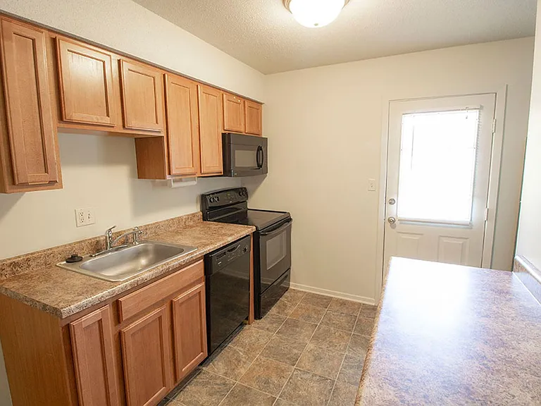 210 Wheaton Ct — Photo 9