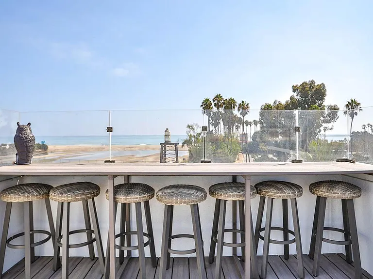 Viewing deck equipped with BBQ, heater and plenty sitting areas to enjoy the views and spectacular sunsets.