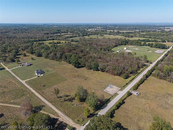 4th image of 1115 Feather Hill Rd