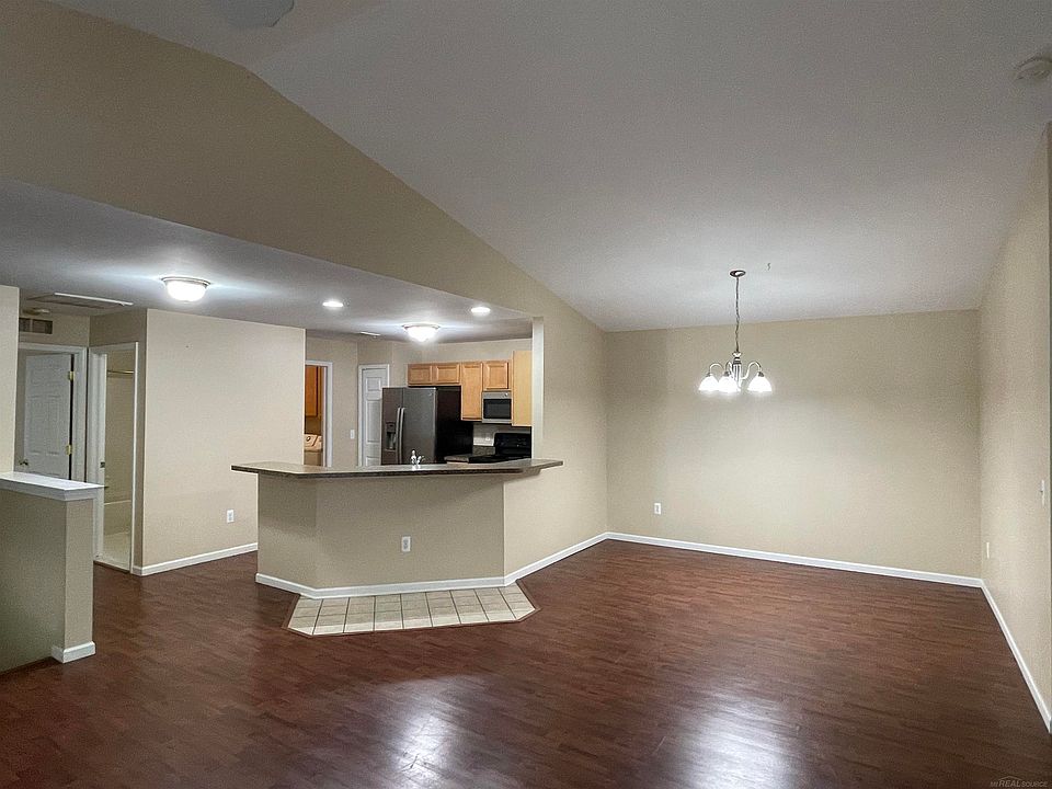 15336 Yale Dr #227, photo 3