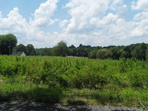 3rd image of Drennen Ln
