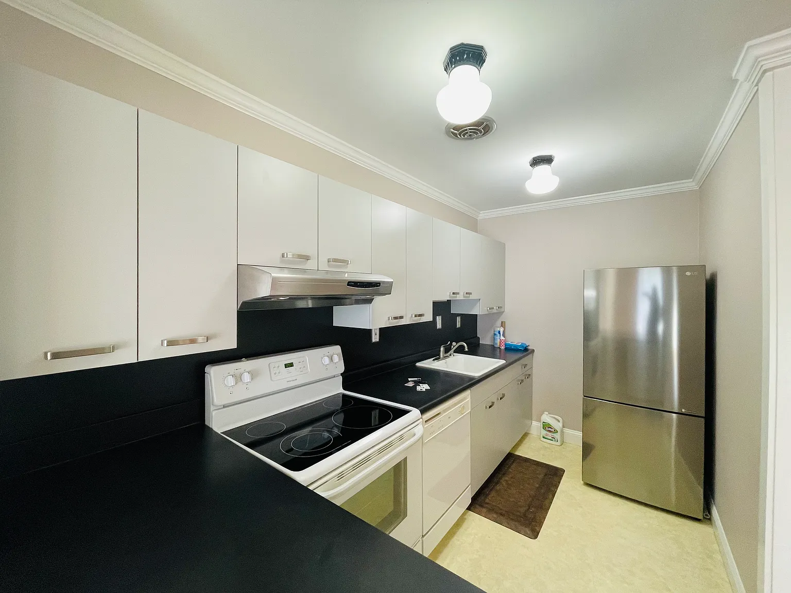 1 bed, 800 sqft, $2,150 — Photo 2