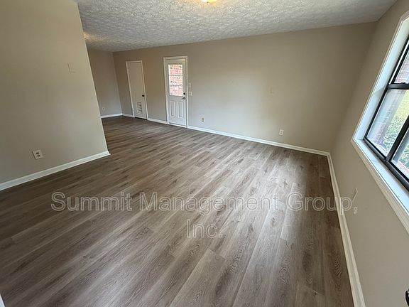5th image of 1035 Eastview Rd NE Unit A