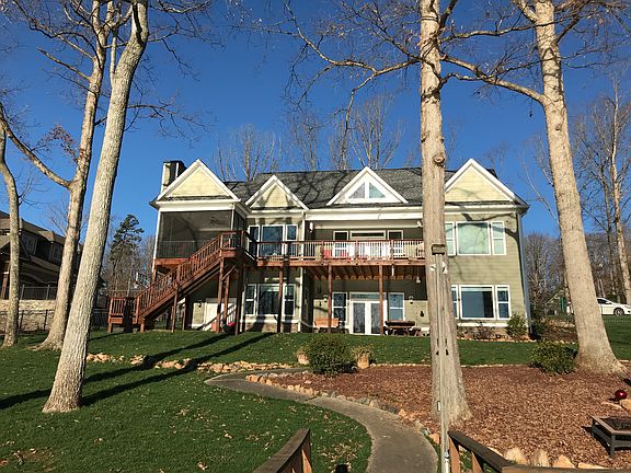 3rd image of 210 Gannett Dr