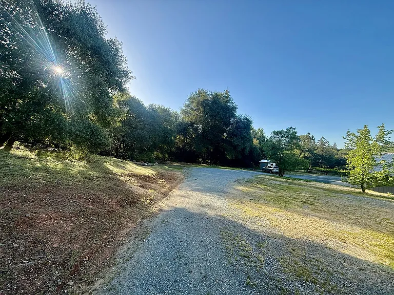 16083 Indian Springs Ranch Rd — Photo 24