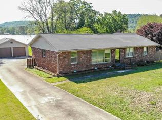 3709 Meadow Wood Cir, Guntersville, AL 35976