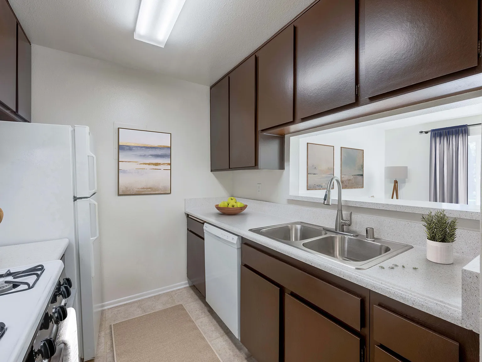 Oceanwood Apartments — Photo 2