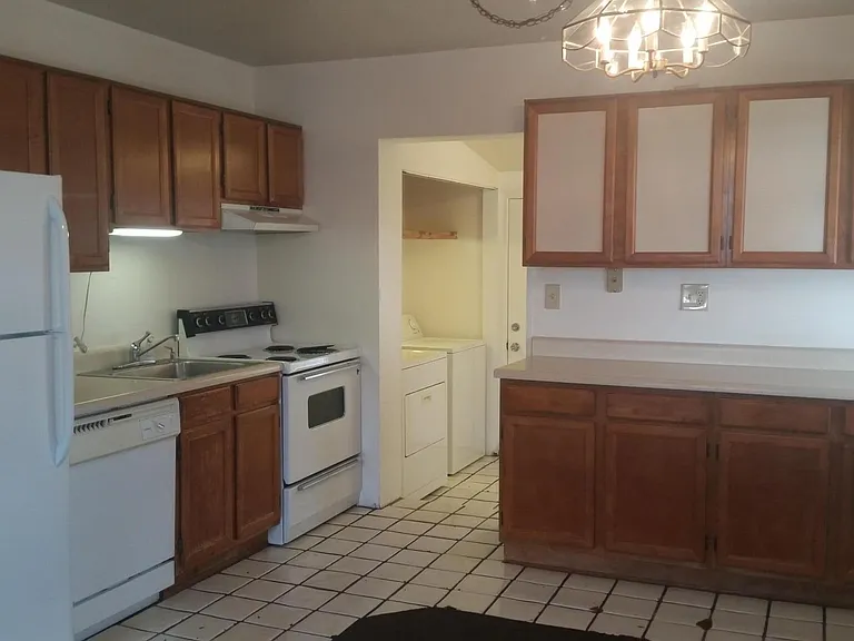 2825 N Park Ave — Photo 2