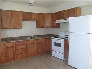 1st image of 824 W Washington Ave