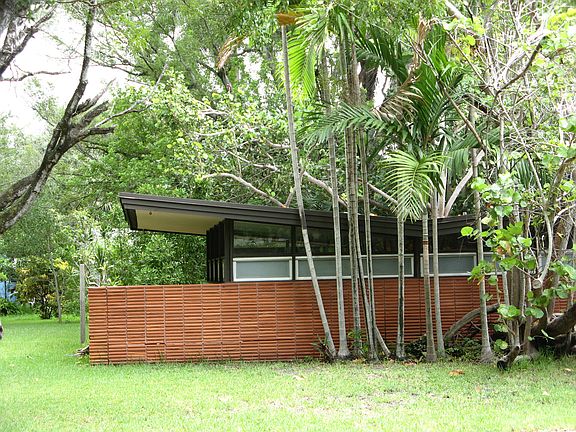 Detached guest house