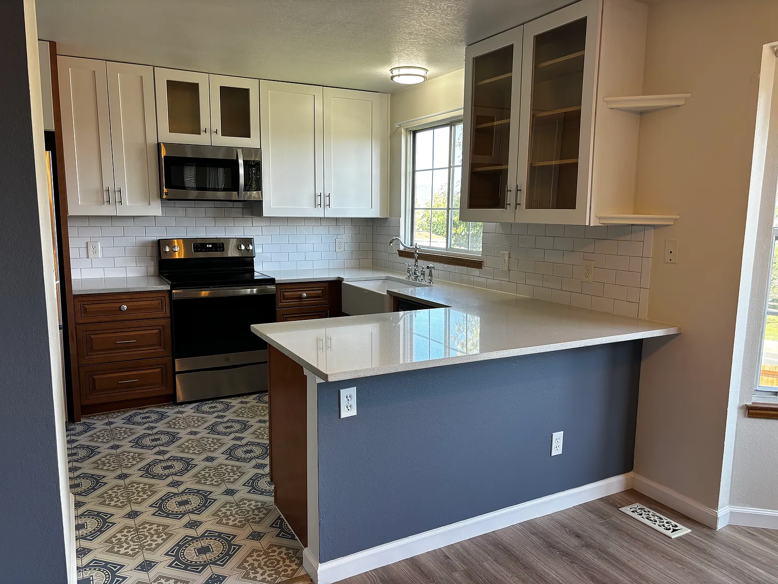 3 bed, 1298 sqft, $2,800 — Photo 2