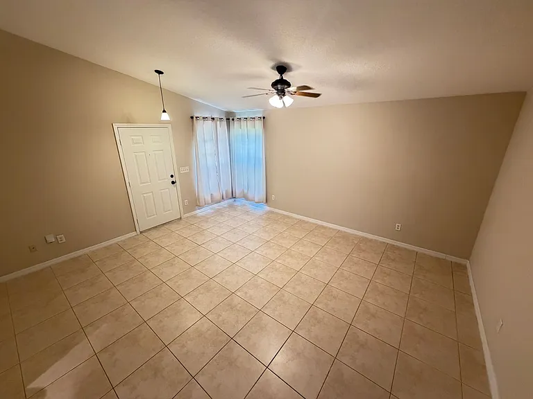 38 Vanna Ct — Photo 6