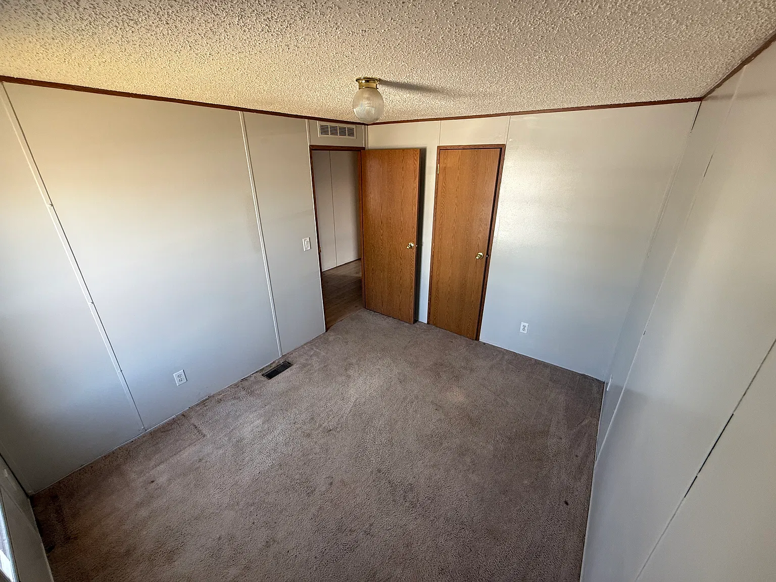 3 bed, 1216 sqft, $1,100 — Photo 3