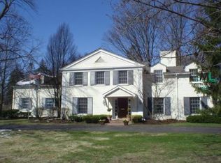 817 Waddington St, Bloomfield Hills, MI 48301