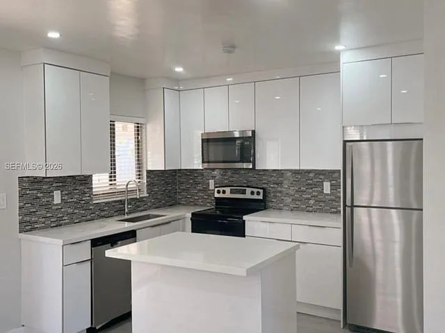 11054 SW 5th St — Photo 3