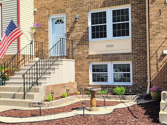 2nd image of 5225 Chapel Cove Ct