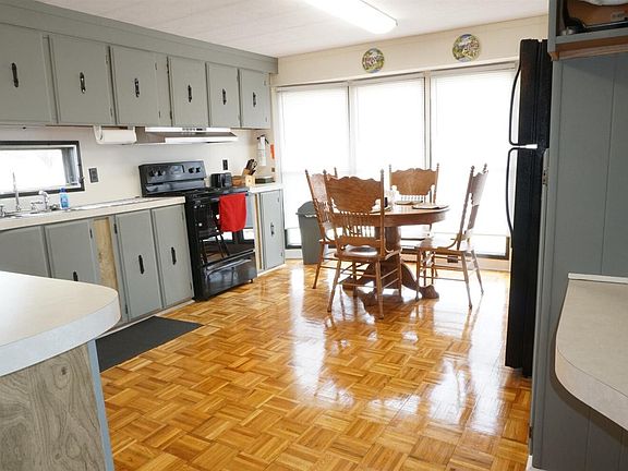 4th image of 289 Tug Branch Rd