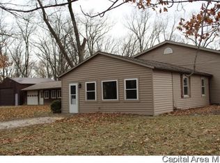 413 Crabtree Ln, Dahinda, IL 61428