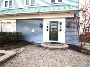 128 W Main St FLOOR 1, New Holland, PA 17557