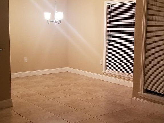 4th image of 741 Driftwood Cir