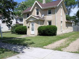 209 W Oneida St, Portage, WI 53901