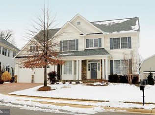 8296 Elm Shade Ct, Vienna, VA 22182