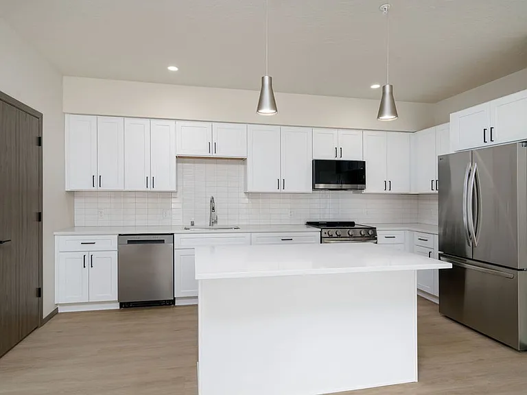 The Vistas Apartments at Beacon Hill — Photo 87