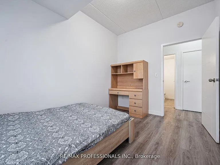 318 Spruce St #2103 — Photo 16