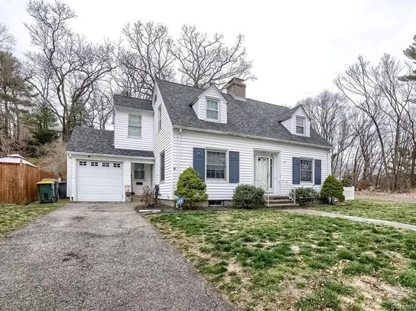 27 North Westwood Road, Ansonia, CT 06401