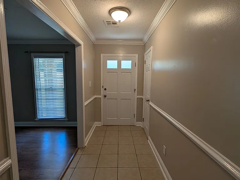1201 Hillman St — Photo 3