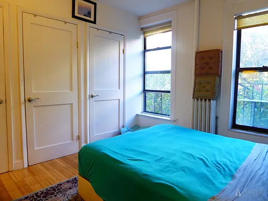 Rented by Anchor Associates | media 2